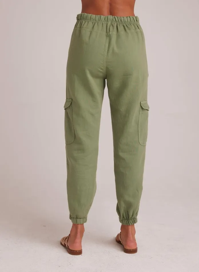 Joggers Women Bella Dahl Isla Pleated Jogger 8211 Lush Foliage Joggers Women Bella Dahl Isla Pleated Jogger 8211 Lush Foliage