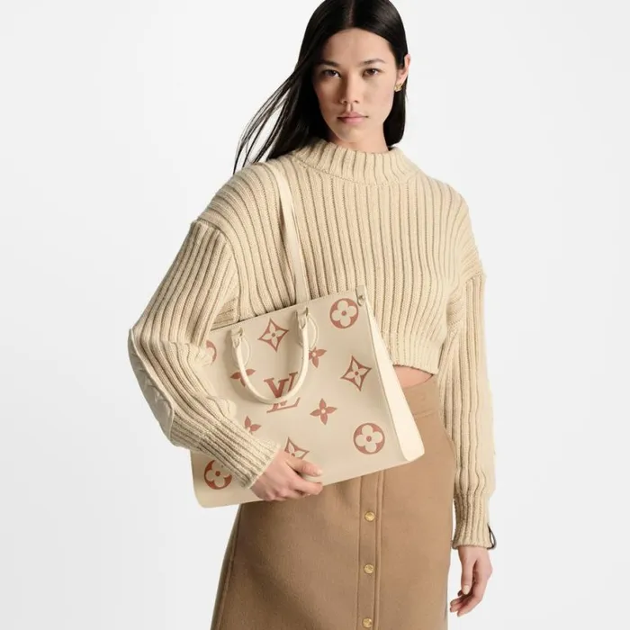 Louis Vuitton OnTheGo MM M21575 Crme Rose Trianon 8211 Louis Vuitton Handbag Store Women Louis Vuitton Onthego Bag