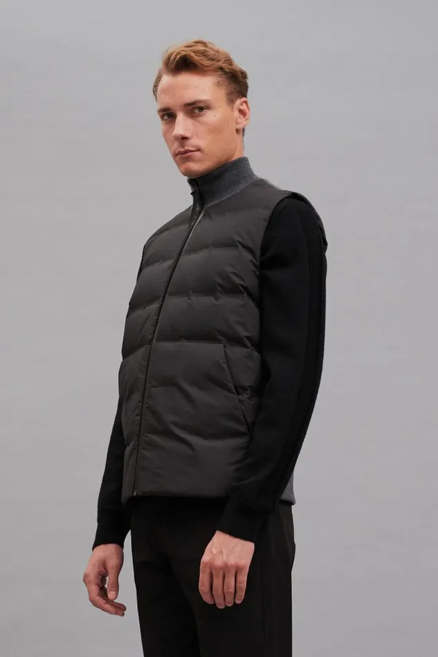 Men Pertex Shield Hybrid Knit Gilet Black Norse Projects Outerwear