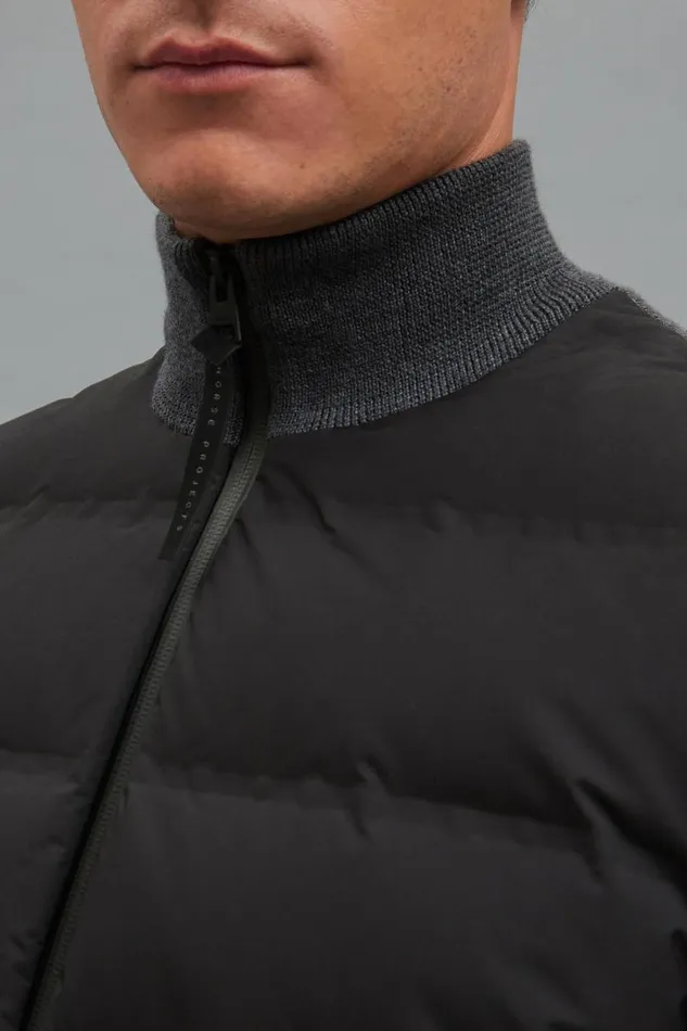 Men Pertex Shield Hybrid Knit Gilet Black Norse Projects Outerwear
