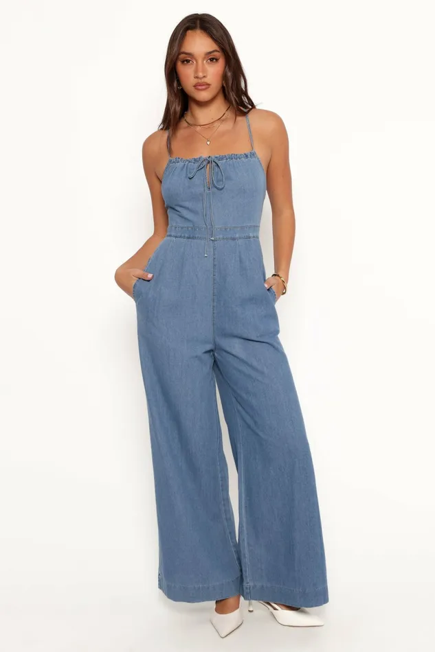 Petal and Pup Denim Women Alliah Jumpsuit Medium Denim