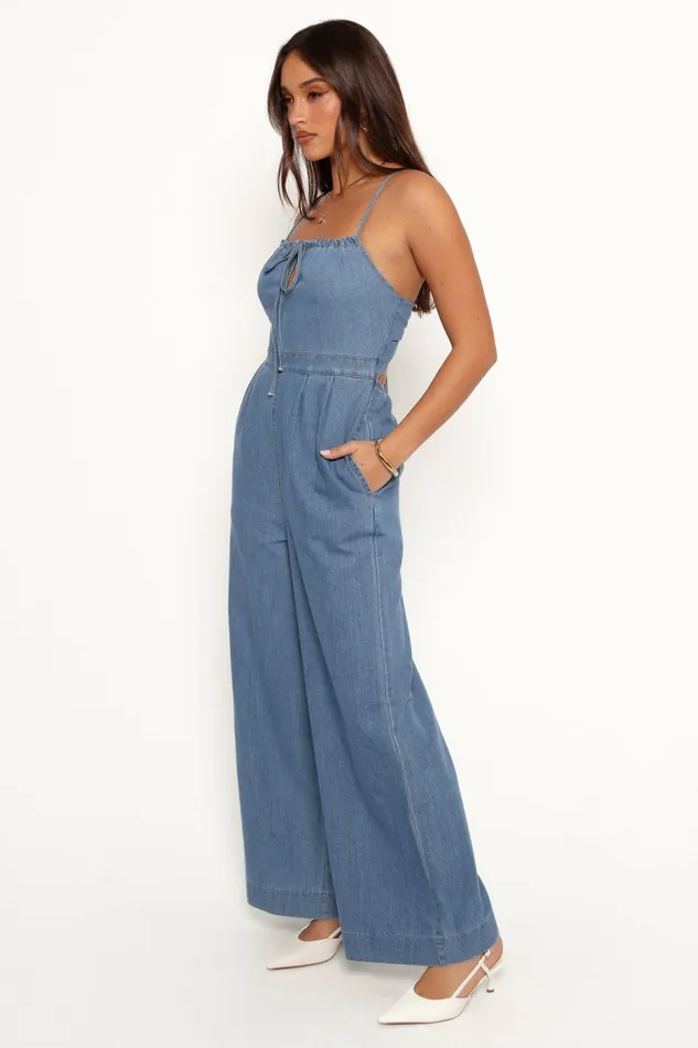 Petal and Pup Denim Women Alliah Jumpsuit Medium Denim