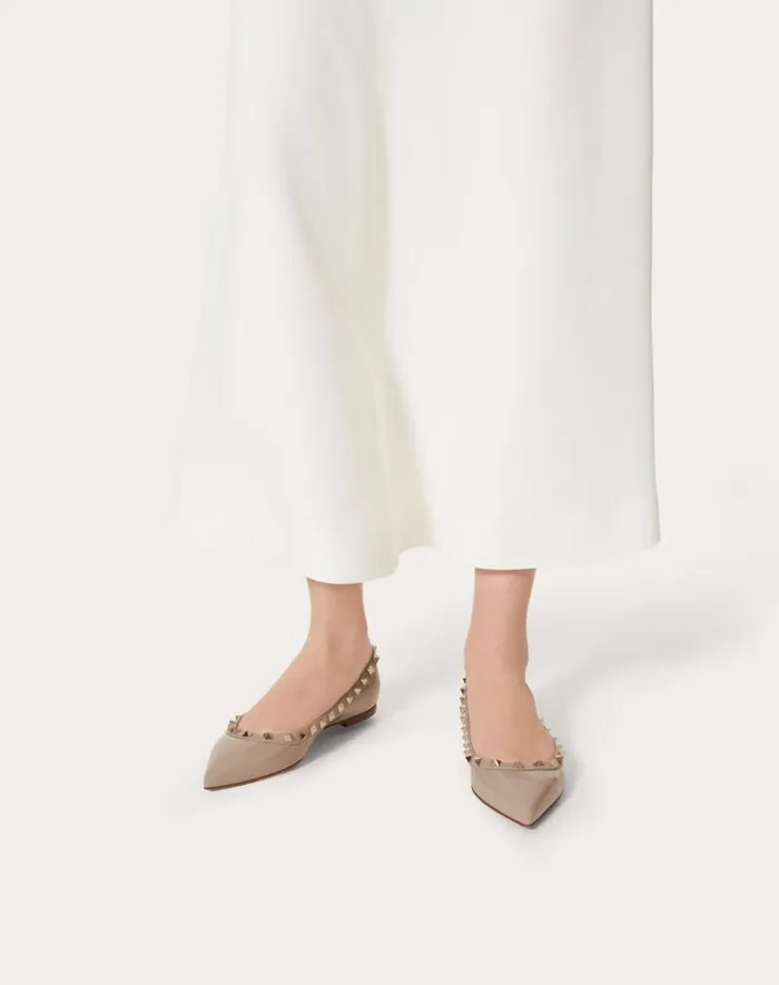 Valentino Ballerinas Woman Patent Rockstud Ballet Flat For Woman In Ivorypoudre Ivorypoudre Valentino Ballerinas Woman Patent Rockstud Ballet Flat For Woman In Ivorypoudre Ivorypoudre
