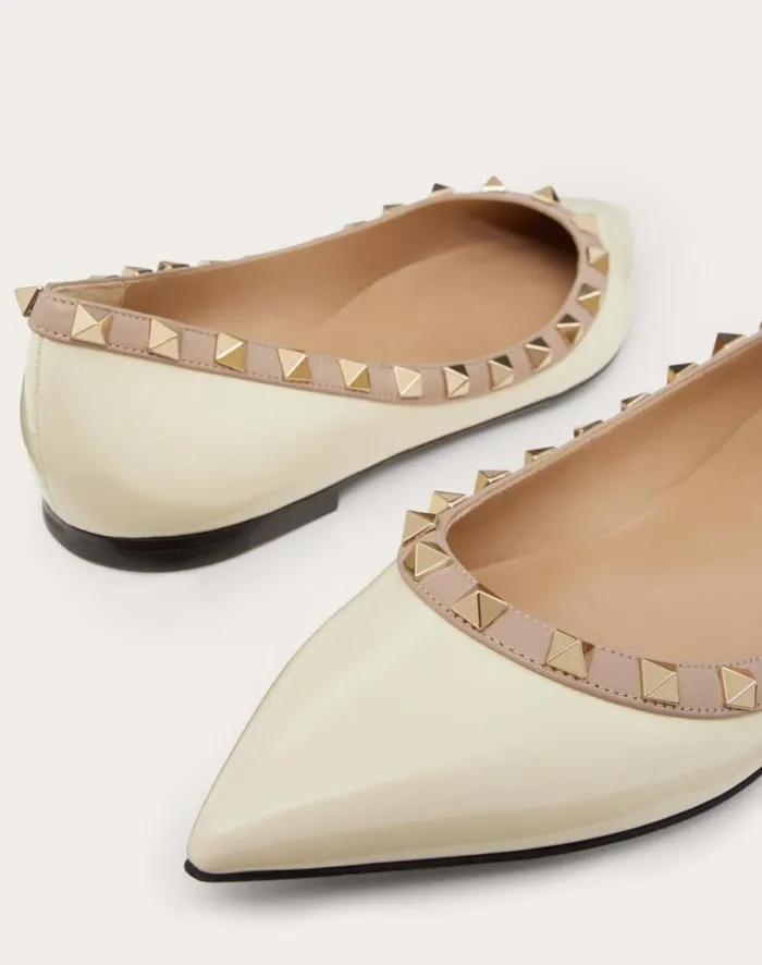 Valentino Ballerinas Woman Patent Rockstud Ballet Flat For Woman In Ivorypoudre Ivorypoudre Valentino Ballerinas Woman Patent Rockstud Ballet Flat For Woman In Ivorypoudre Ivorypoudre