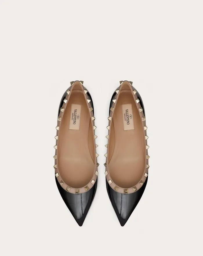 Valentino Ballerinas Woman Patent Rockstud Ballet Flat For Woman In Ivorypoudre Ivorypoudre Valentino Ballerinas Woman Patent Rockstud Ballet Flat For Woman In Ivorypoudre Ivorypoudre