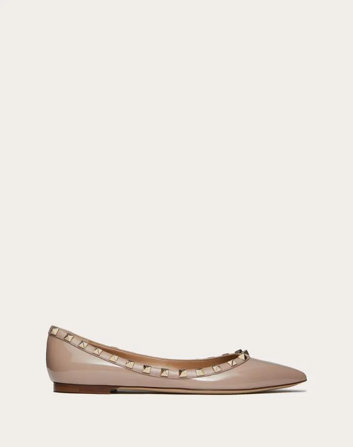 Valentino Ballerinas Woman Patent Rockstud Ballet Flat For Woman In Ivorypoudre Ivorypoudre Valentino Ballerinas Woman Patent Rockstud Ballet Flat For Woman In Ivorypoudre Ivorypoudre