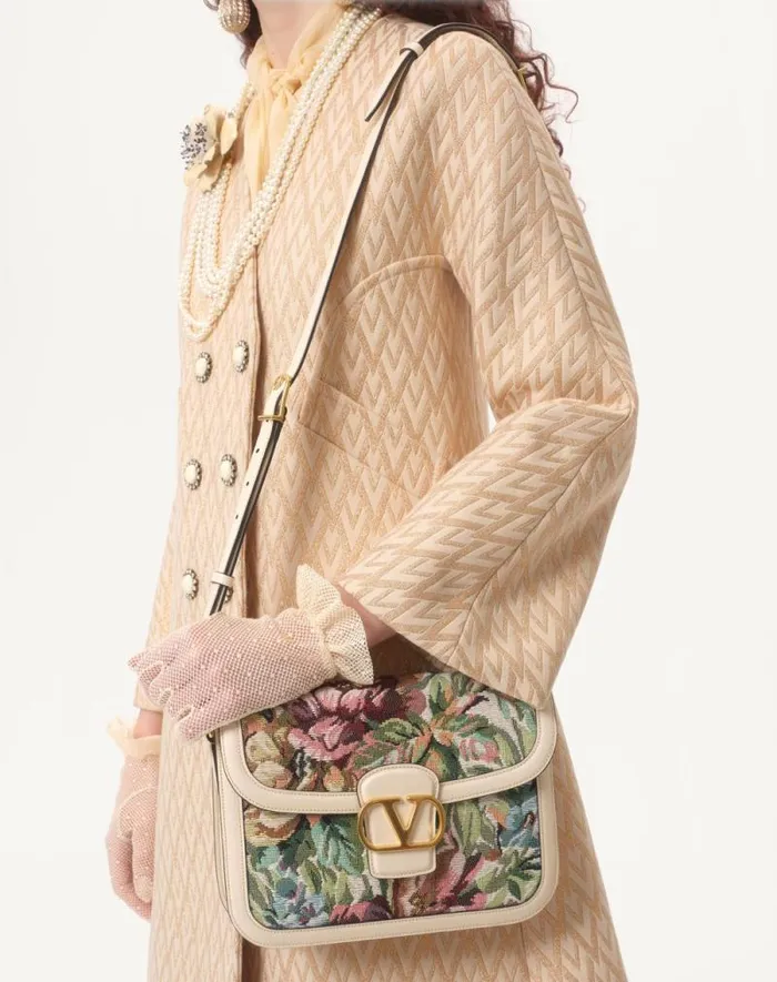 Valentino Coats And Outerwear Woman Lurex Jacquard Toute La V Coat For Woman In Birchgold Birchgold Valentino Coats And Outerwear Woman Lurex Jacquard Toute La V Coat For Woman In Birchgold Birchgold