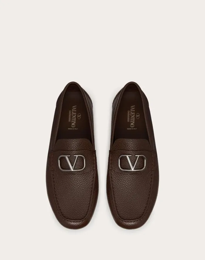 Valentino Laceups And Loafers Man Vlogo Signature Grainy Calfskin Driving Shoe For Man In Fondant Fondant Valentino Laceups And Loafers Man Vlogo Signature Grainy Calfskin Driving Shoe For Man In Fondant Fondant