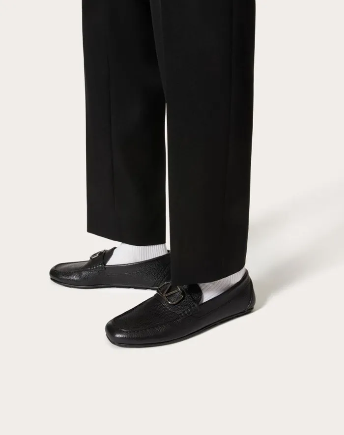 Valentino Laceups And Loafers Man Vlogo Signature Grainy Calfskin Driving Shoe For Man In Fondant Fondant Valentino Laceups And Loafers Man Vlogo Signature Grainy Calfskin Driving Shoe For Man In Fondant Fondant