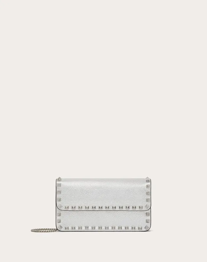 Valentino Mini Bags Woman Rockstud Metallic Grainy Calfskin Wallet With Chain For Woman In Silver Silver Valentino Mini Bags Woman Rockstud Metallic Grainy Calfskin Wallet With Chain For Woman In Silver Silver