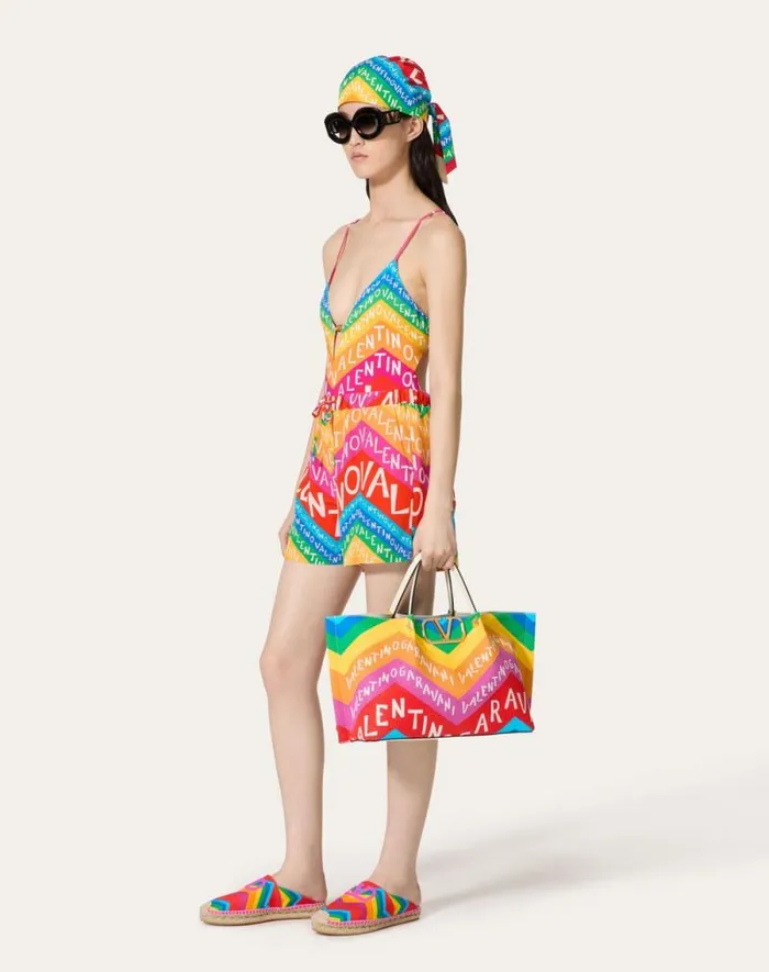 Valentino Pants And Shorts Woman Valentino Crepe De Chine Chevron 24 Shorts For Woman In Multicolor Multicolor Valentino Pants And Shorts Woman Valentino Crepe De Chine Chevron 24 Shorts For Woman In Multicolor Multicolor