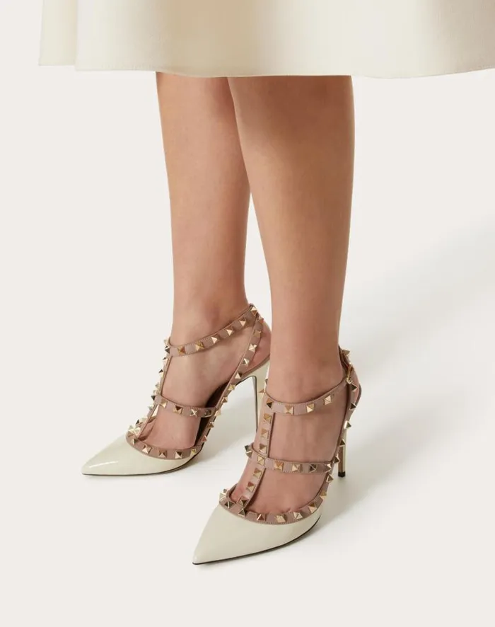 Valentino Pumps Woman Patent Rockstud Caged Pump 100mm For Woman In Poudre Poudre Valentino Pumps Woman Patent Rockstud Caged Pump 100mm For Woman In Poudre Poudre