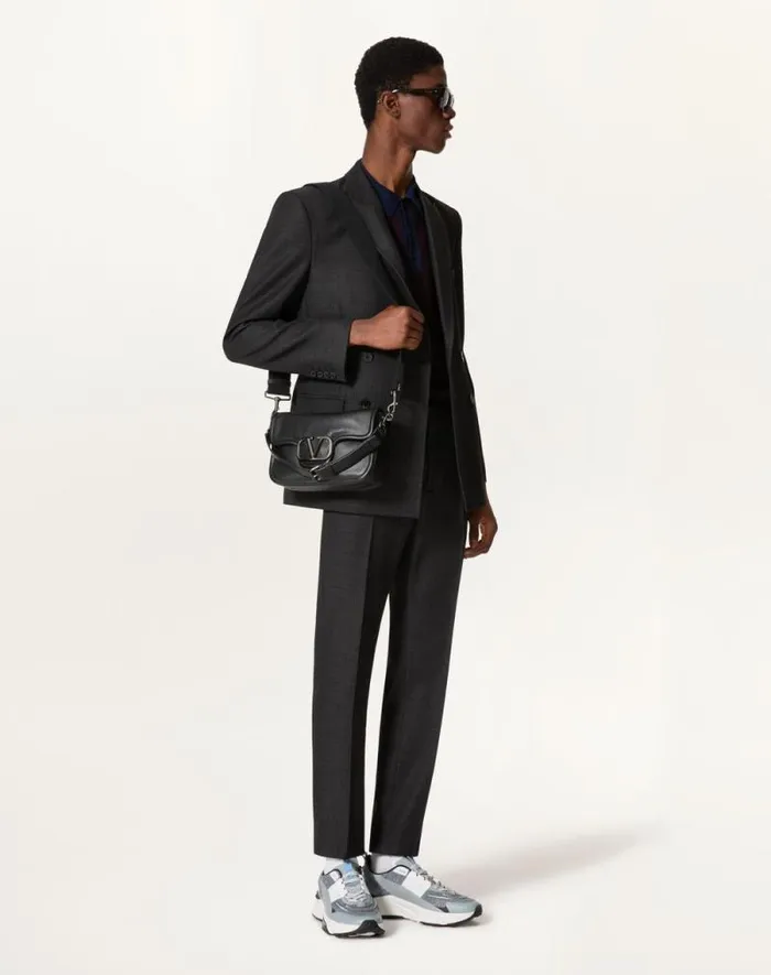 Valentino Shoulder Bags Man Valentino Garavani Alltime Grainy Calfskin Shoulder Bag For Man In Amazon Greenblack Amazon Greenblack Valentino Shoulder Bags Man Valentino Garavani Alltime Grainy Calfskin Shoulder Bag For Man In Amazon Greenblack Amazon Greenblack