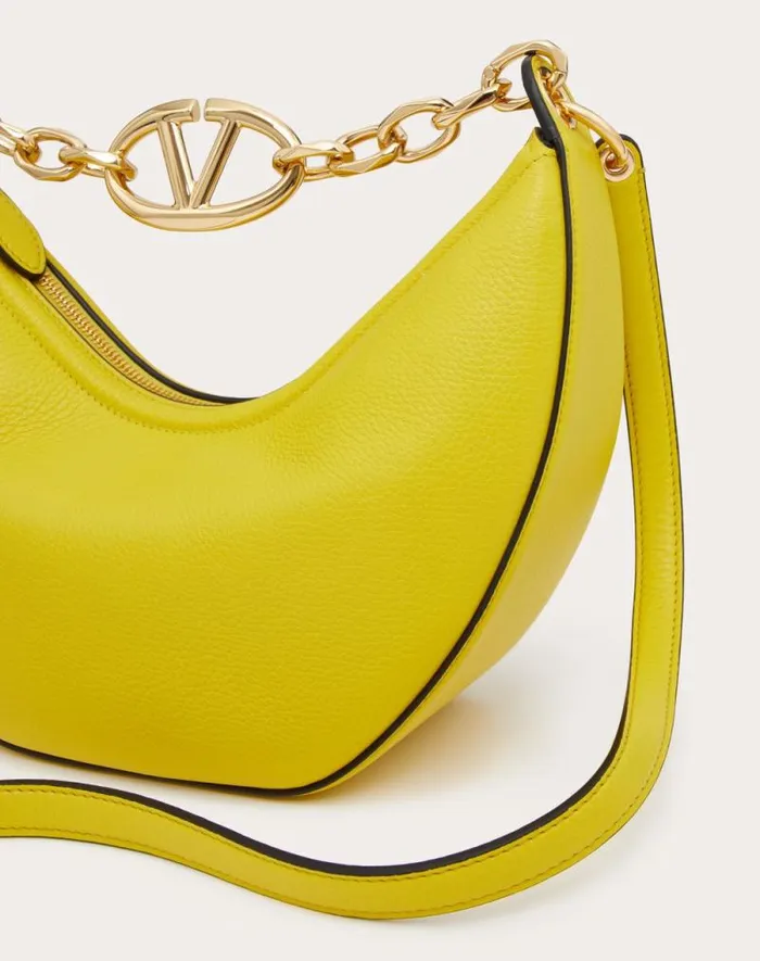 Valentino Shoulder Bags Woman Small Vlogo Moon Hobo Bag In Grainy Calfskin With Chain For Woman In Black Black Valentino Shoulder Bags Woman Small Vlogo Moon Hobo Bag In Grainy Calfskin With Chain For Woman In Black Black