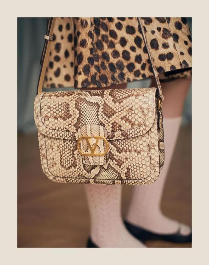 Valentino Shoulder Bags Woman Valentino Garavani 9to5 Python Shoulder Bag For Woman In Ivory Ivory Valentino Shoulder Bags Woman Valentino Garavani 9to5 Python Shoulder Bag For Woman In Ivory Ivory