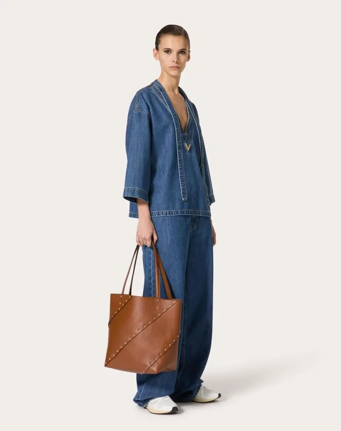 Valentino Totes Woman Valentino Garavani Valentino Garavani Rockstud Wispy Shopping Bag In Calfskin For Woman In Tobacco Tobacco Valentino Totes Woman Valentino Garavani Valentino Garavani Rockstud Wispy Shopping Bag In Calfskin For Woman In Tobacco Tobacco