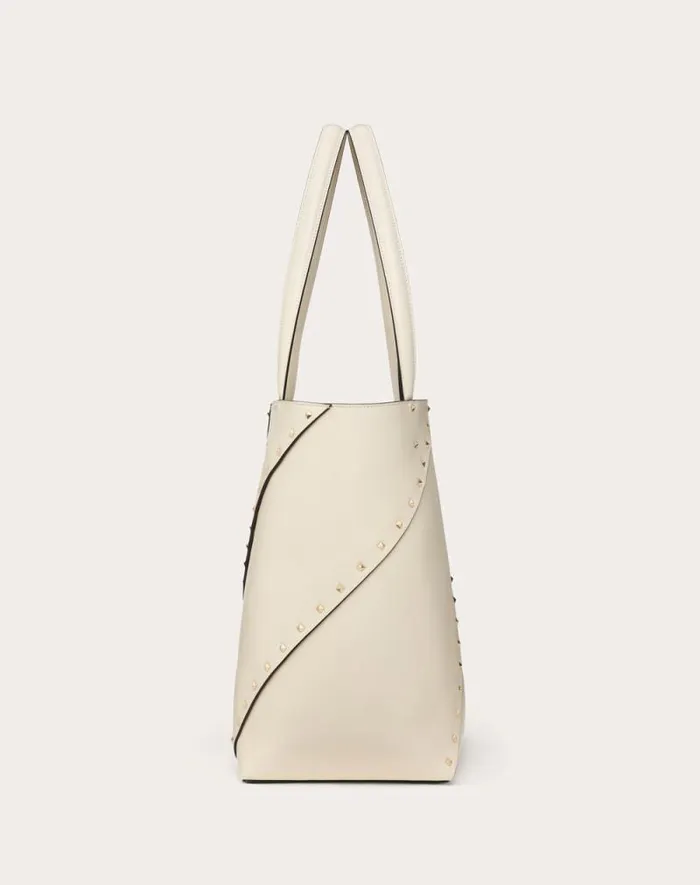 Valentino Totes Woman Valentino Garavani Valentino Garavani Rockstud Wispy Shopping Bag In Calfskin For Woman In Tobacco Tobacco Valentino Totes Woman Valentino Garavani Valentino Garavani Rockstud Wispy Shopping Bag In Calfskin For Woman In Tobacco Tobacco