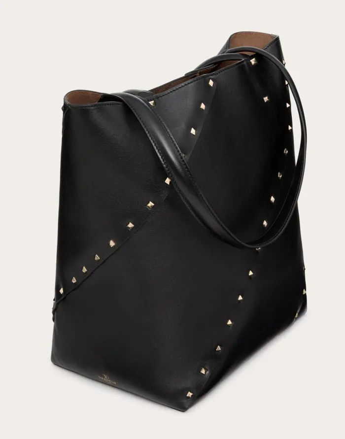 Valentino Totes Woman Valentino Garavani Valentino Garavani Rockstud Wispy Shopping Bag In Calfskin For Woman In Tobacco Tobacco Valentino Totes Woman Valentino Garavani Valentino Garavani Rockstud Wispy Shopping Bag In Calfskin For Woman In Tobacco Tobacco