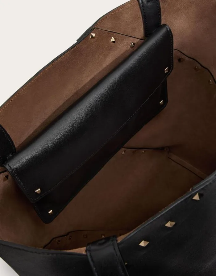 Valentino Totes Woman Valentino Garavani Valentino Garavani Rockstud Wispy Shopping Bag In Calfskin For Woman In Tobacco Tobacco Valentino Totes Woman Valentino Garavani Valentino Garavani Rockstud Wispy Shopping Bag In Calfskin For Woman In Tobacco Tobacco