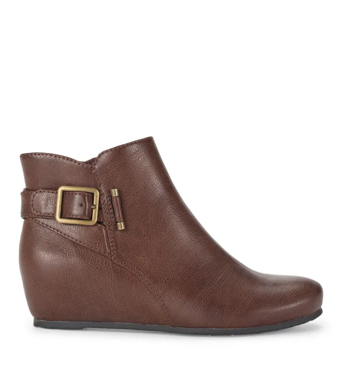 Women Baretraps Booties Serena Wedge Bootie Oak